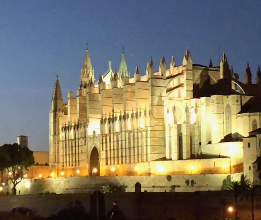 Kathedrale von Palma am Abend